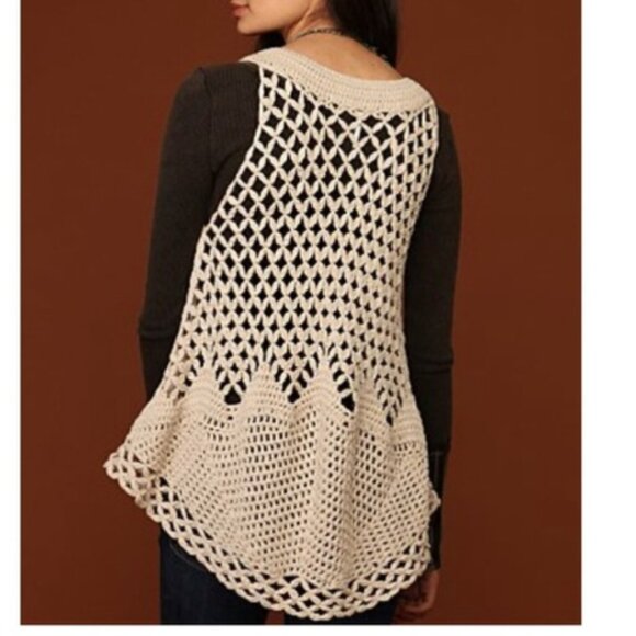 LIKE NEW! Free People Oversized Boho Crochet Knit Vest Size Large - Picture 6 of 9
